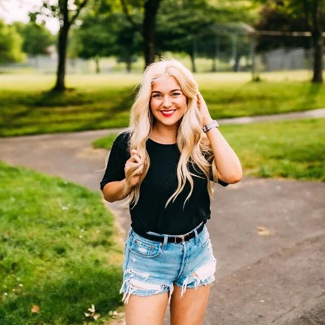 Ummm... Not really sure if it's the break I got from work, the consistent workouts, or the self love help I've been exploring. Whatever it is, I have felt so damn beautiful lately. Had to take advantage and get some updated headshots done 😍💕🥰 New