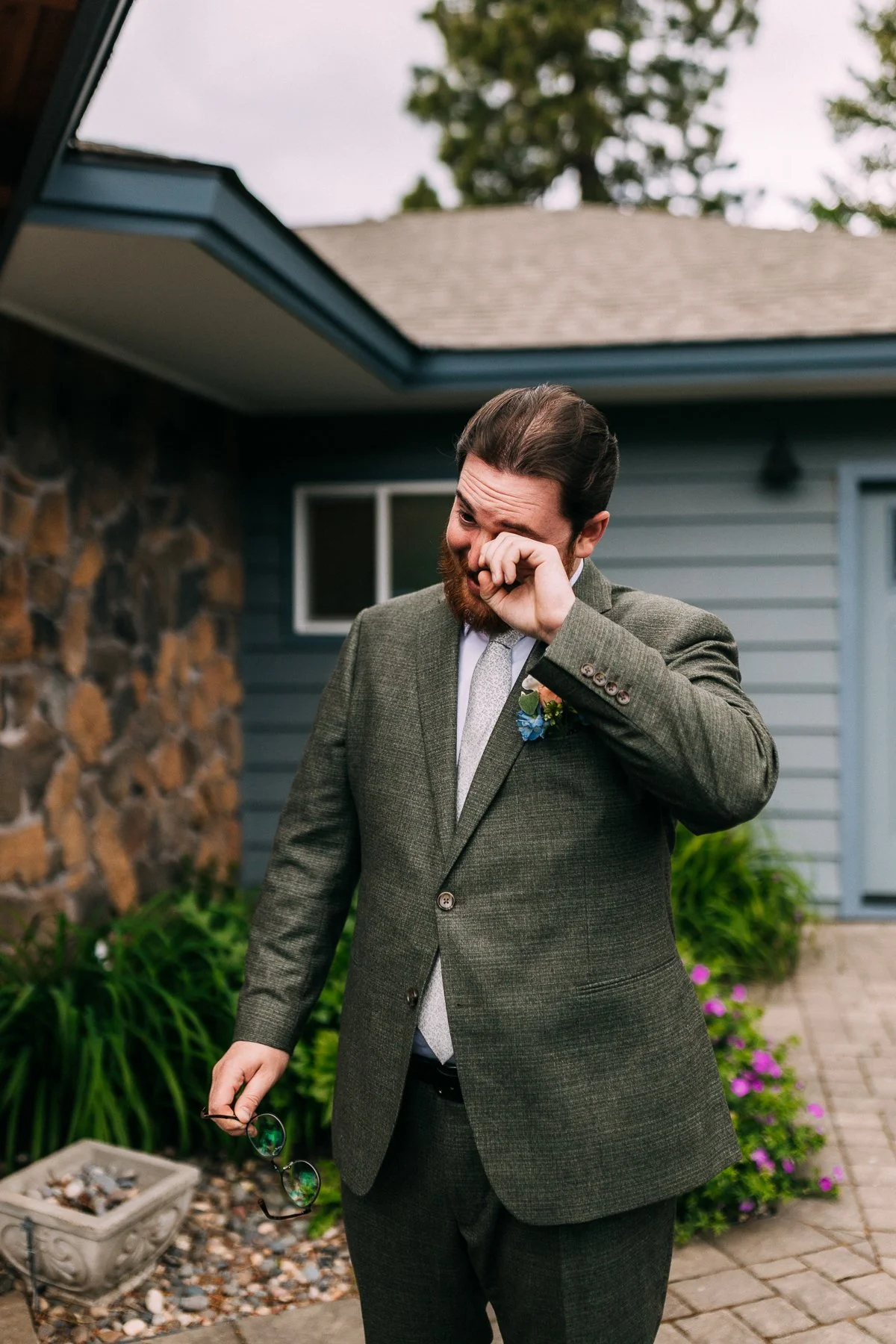 crag-rat-hut-wedding-hood-river-oregon-portland-wedding-photographer-28.jpg