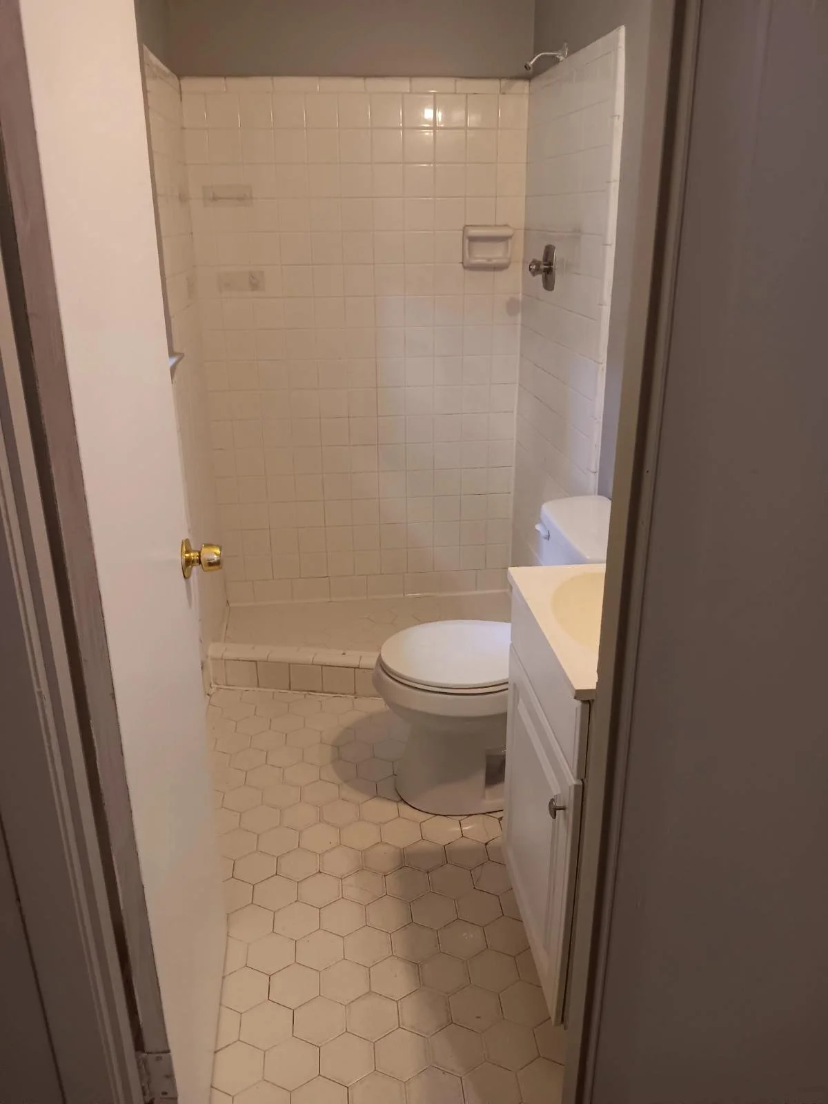 4751 Elkan Ave 34/ 2/1200 — Miller Realty Group LLC.