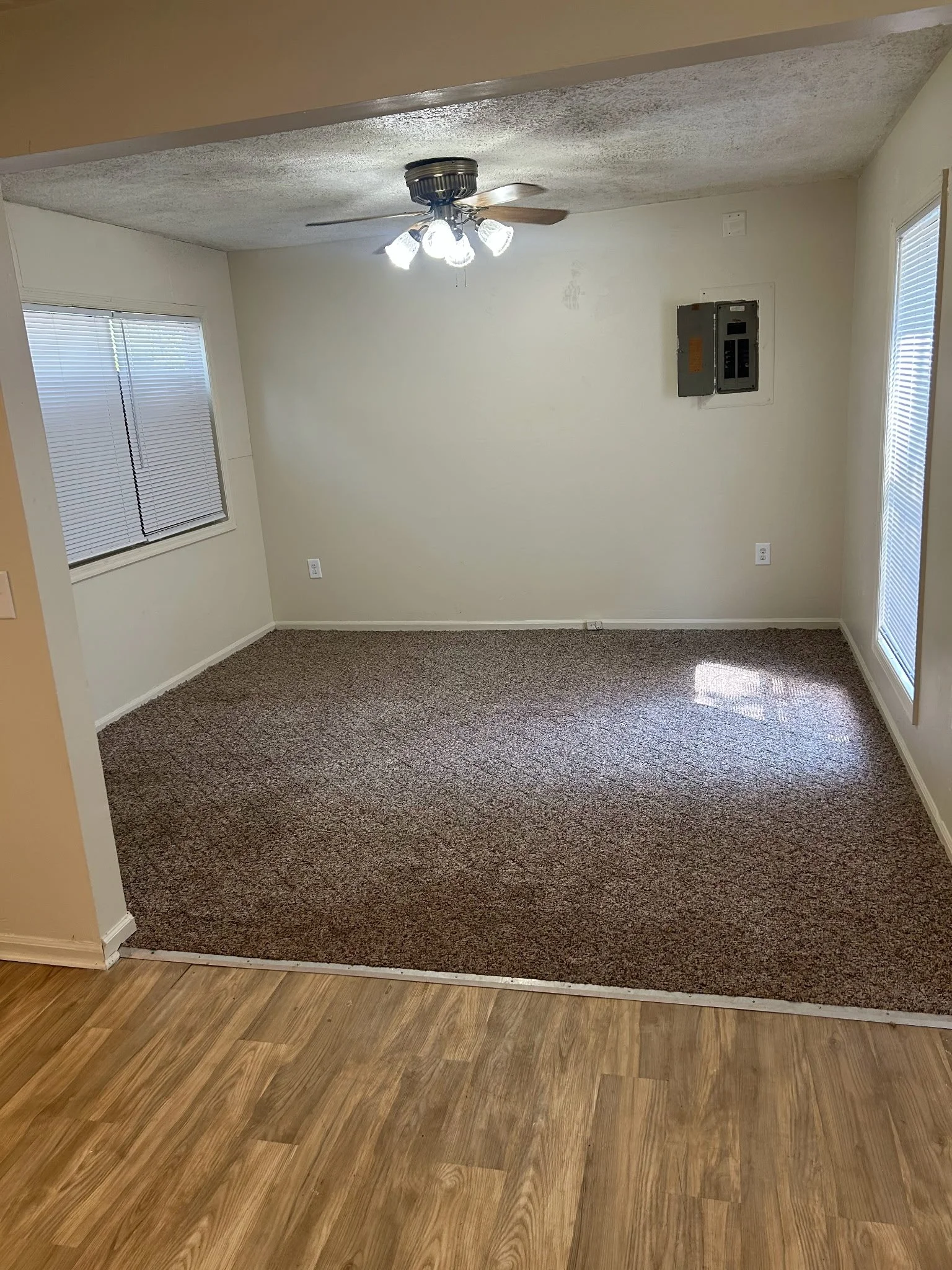 2751 Village Green Lane  (4).JPG