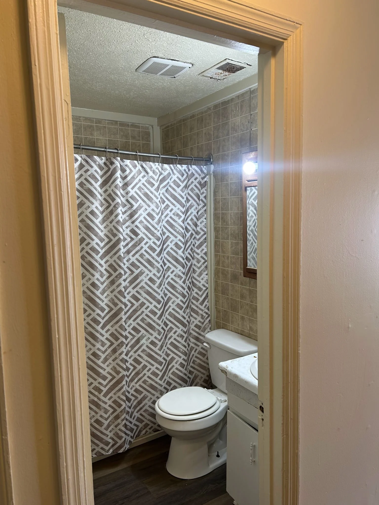 2751 Village Green Lane  (7).JPG