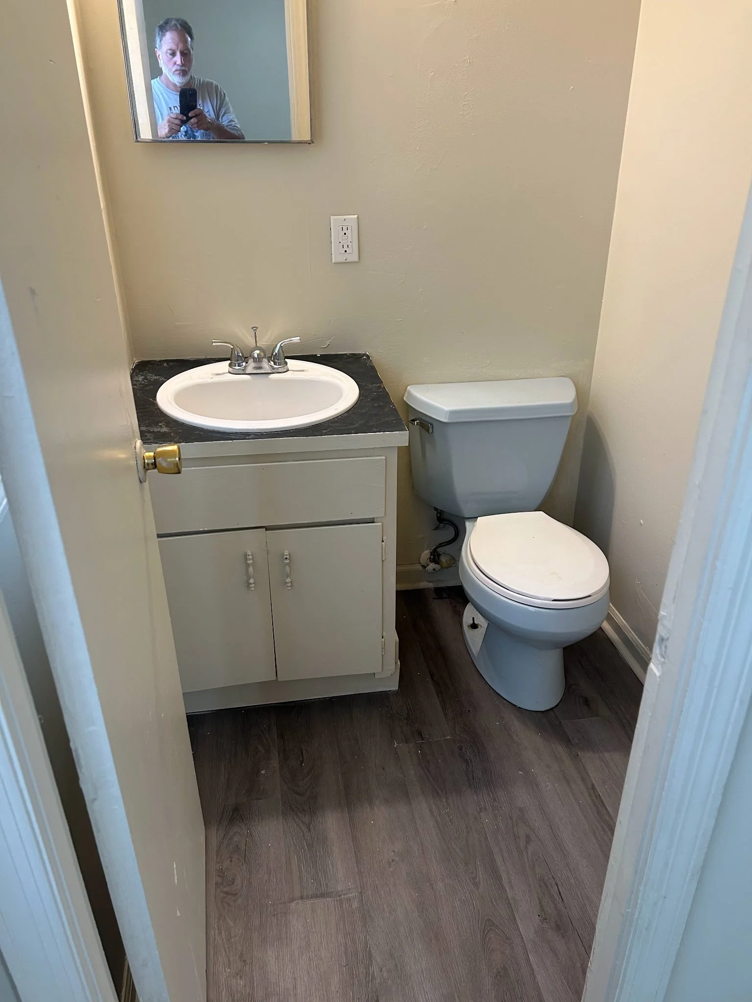 2751 Village Green Lane  (9).JPG
