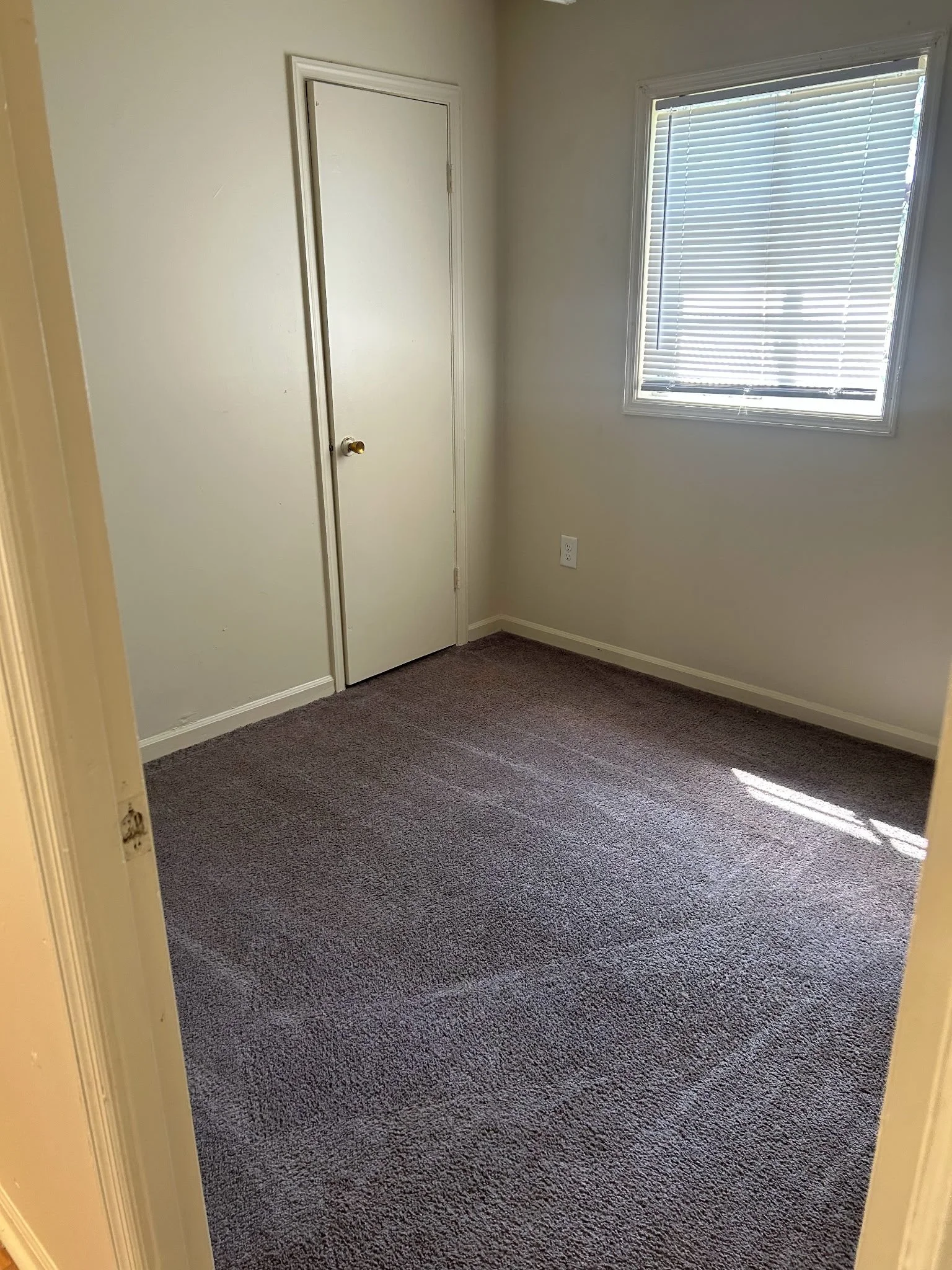 2751 Village Green Lane  (10).JPG