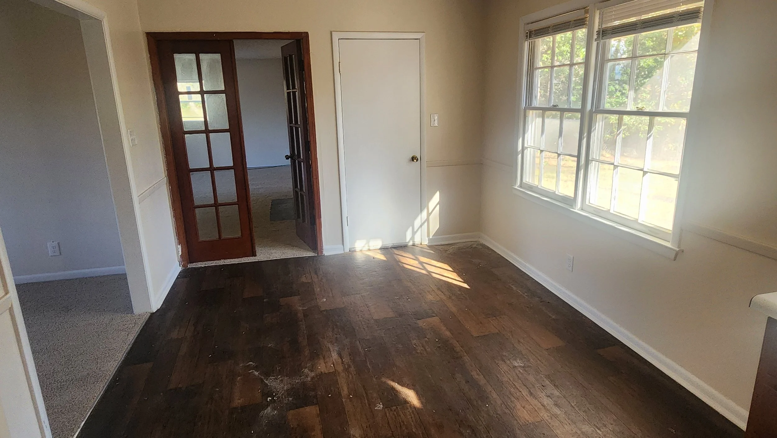 2080 Apache dining room .jpg