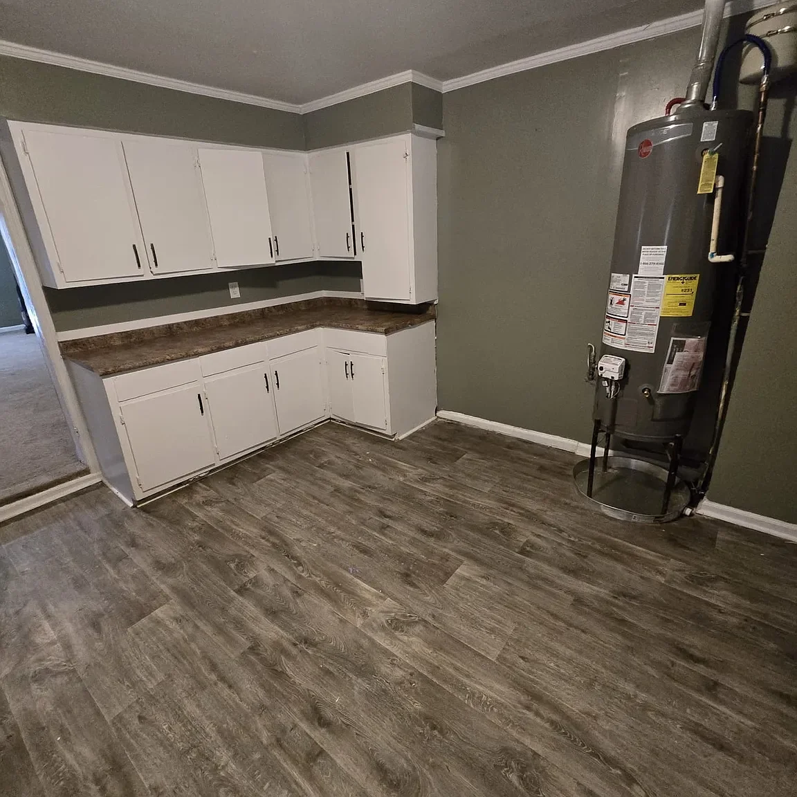 4145 Forest Ave Kitchen 2.webp