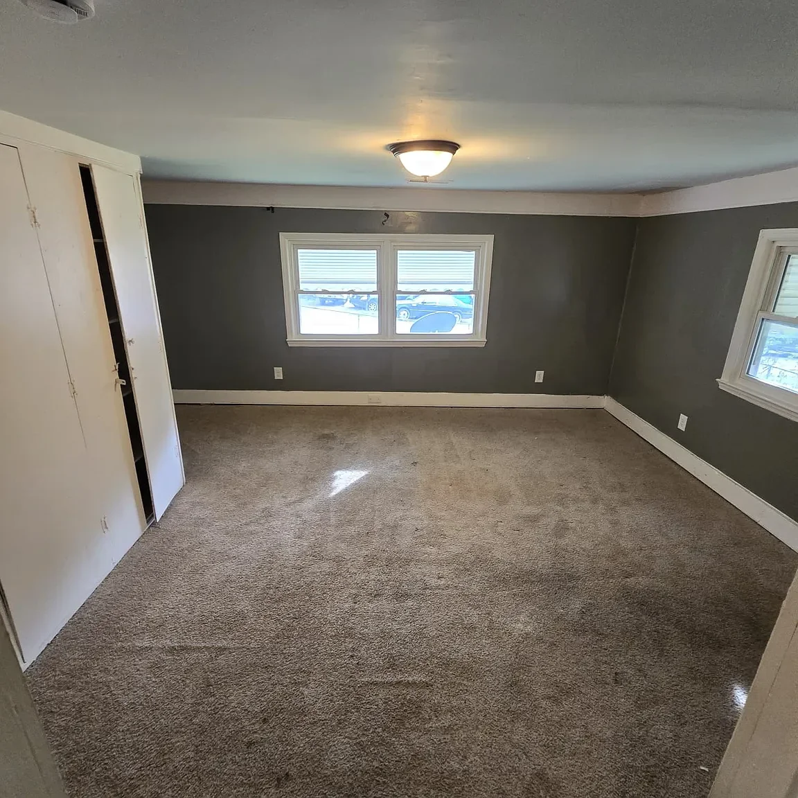 4145 Forest Ave bedroom 3.webp