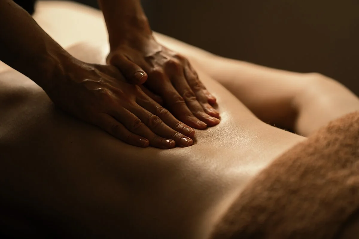 Tui Na vs. Deep Tissue Massage: Which Is Right for Your Injury?