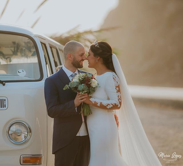 Hoy os dejo esta boda diferente, divertida y con mucho ritmo... David no paraba de bailar y Lorena con su dulzura hac&iacute;a maravilloso cada momento.  #bodas #bodas2020 #bodasdiferentes #novia #photography #fotografobodas