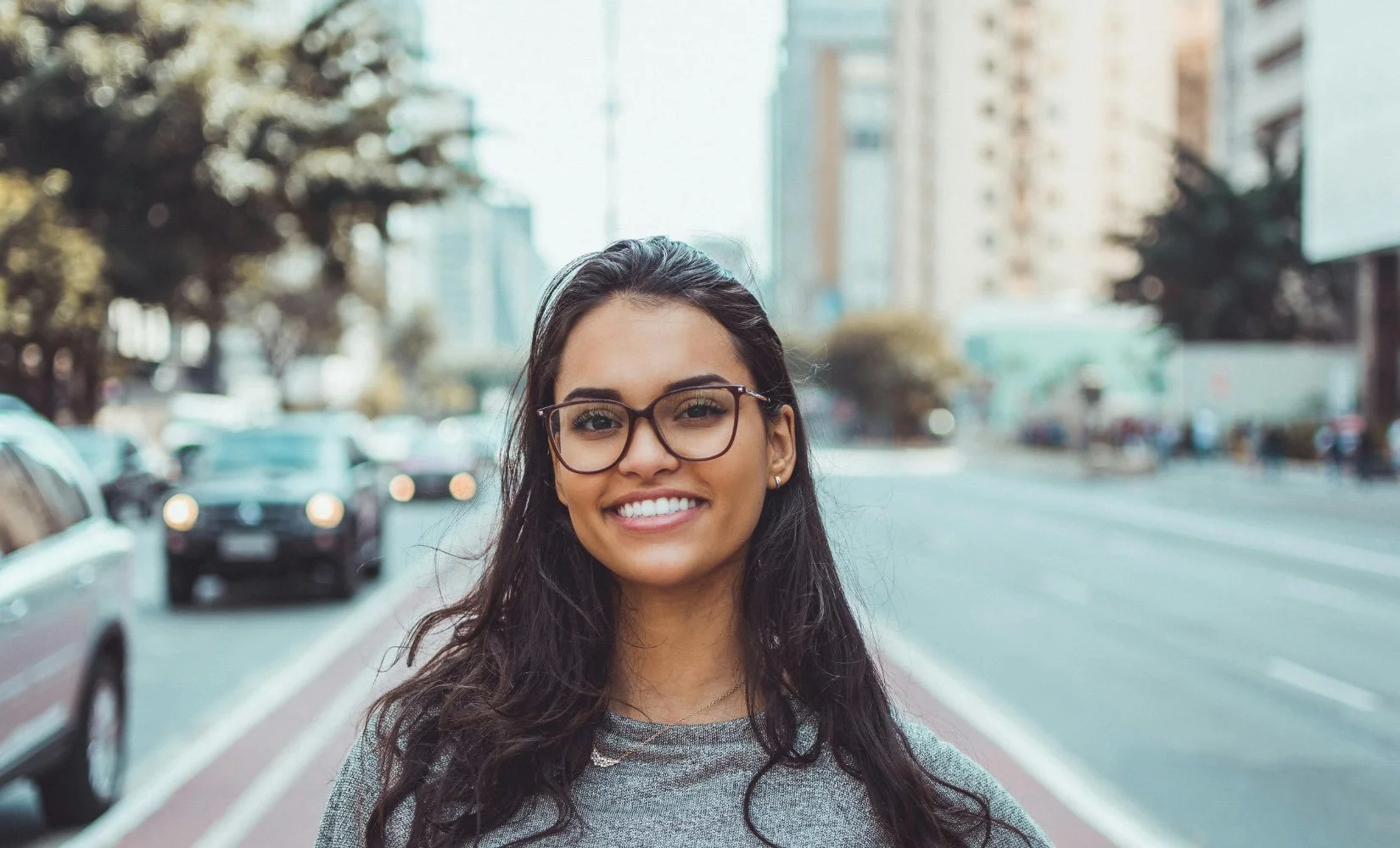 Happy girl resolves conflict with free mediation