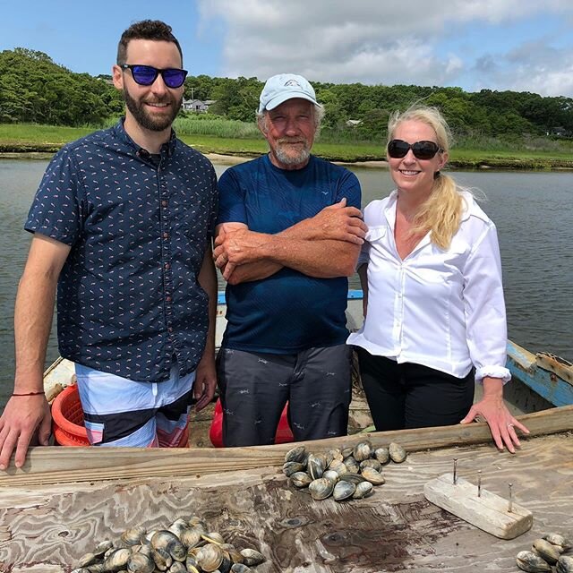 Join us this week at a special time 1:30pm for the East Chop episode as host Parker Kelley goes clamming in the pristine waters of Martha&rsquo;s Vineyard with Vineyard locals shell fisherman David Berube and Chef Gavin Smith and cooks up a dinner pa