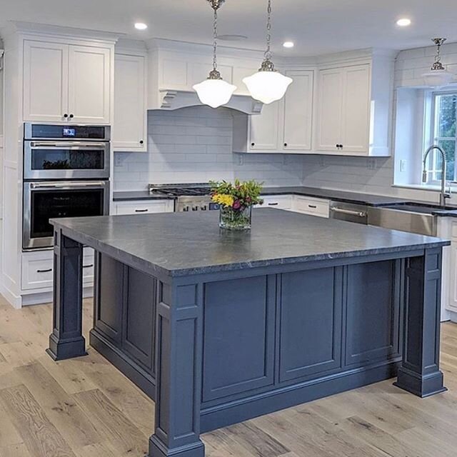 Another beautiful Cape Cod home by @longfellowdesignbuild ! Loving the rich blue island! #kitchendesign #builder #kitchenenvy #paintedisland #kitchenisland #kitchen #capecod #home #newengland #homelifeandstyle #luxuryhomebuilder #luxuryhomes