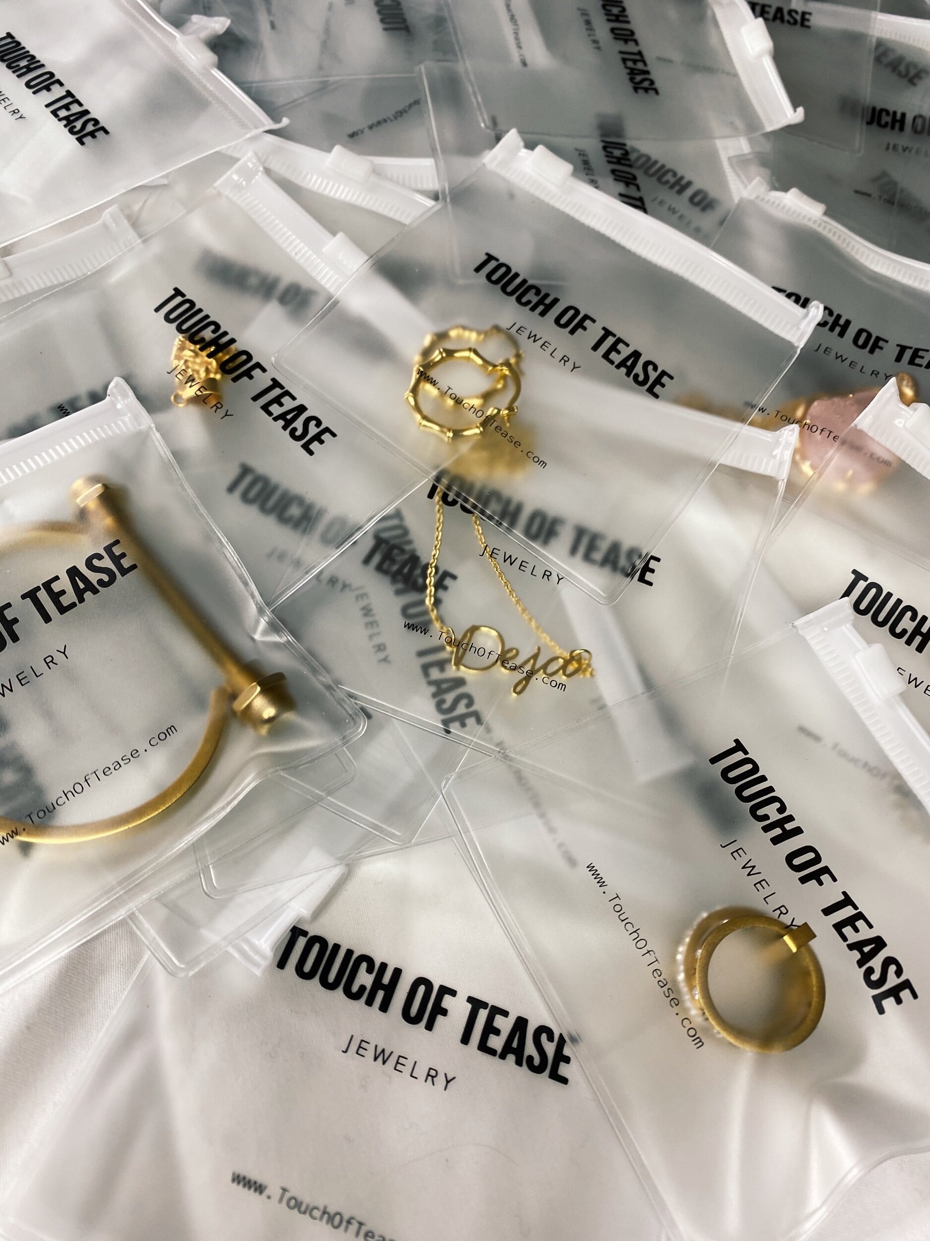 4E21E732-5B20-4813-8D64-7001F6874632