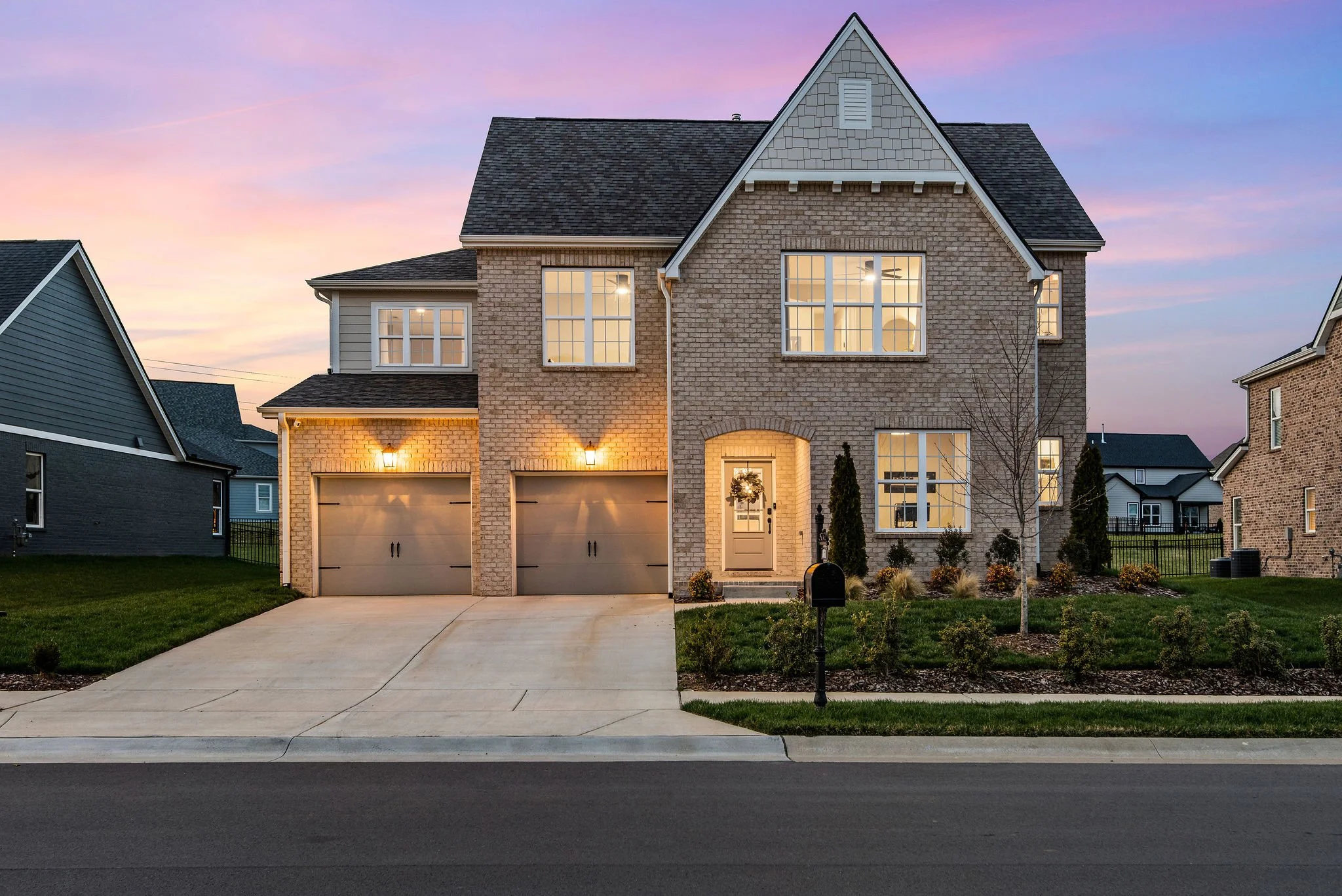 861_Plowson_Rd_twilight_01.jpg