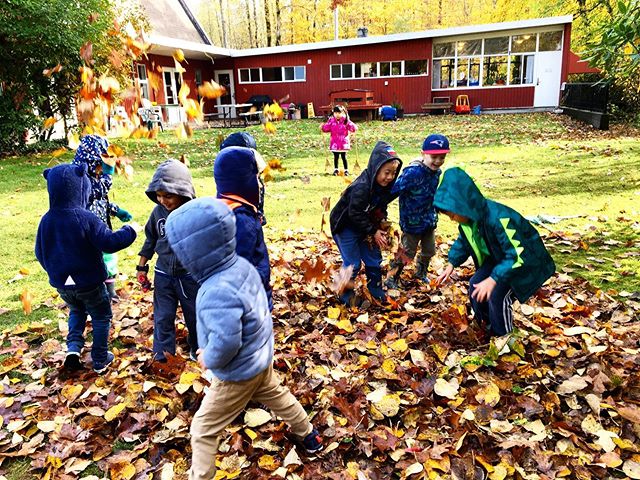 OPEN HOUSE NOV 16! 10AM to 12 PM. University Hill Preschool students experience the joy of autumn in a beautiful natural setting. 🍂 As the leaves turn and fall, our school encourages a connection with the environment around us. By playing outside, o