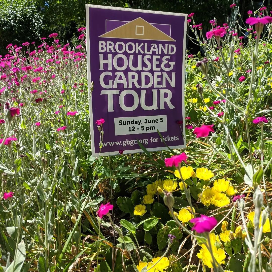 Thank you so much to the homeowners who participated on the tour this year! What a fantastic tour. And thank you to the hundreds of neighbors who came out and made the tour a huge success. It was so great to see you! If you're not already a member, w