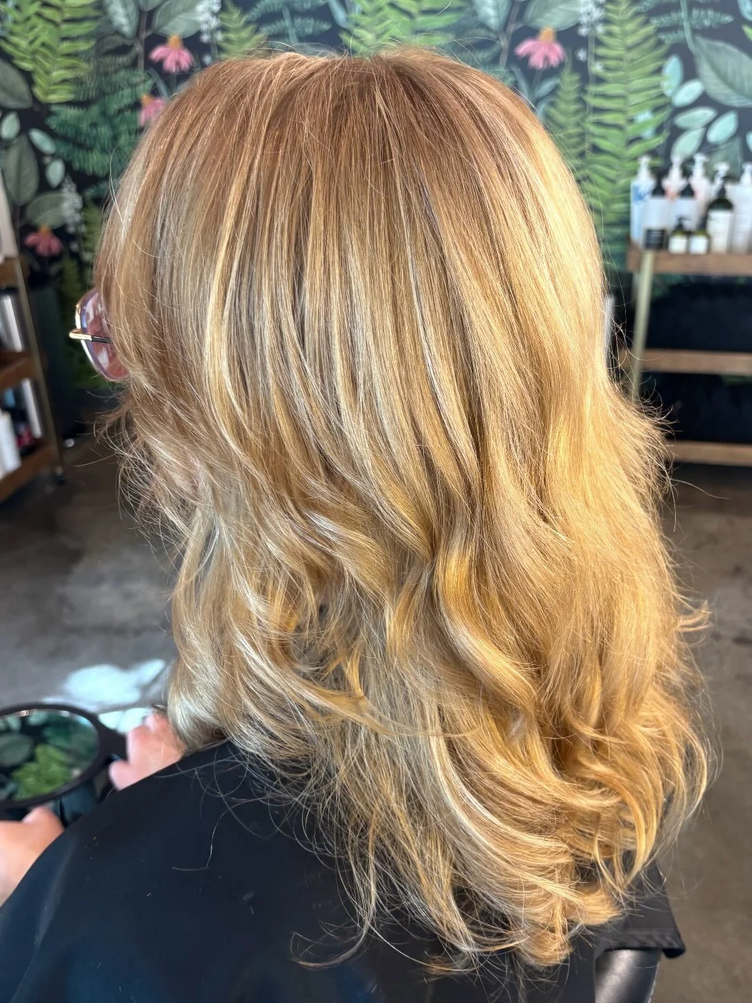Summer is officially HERE 🌞 A head full of foils from our girl, Kelley! 
#pdxhair #portlandhair #portlandhairstylist #portlandsalon #pdxsalon