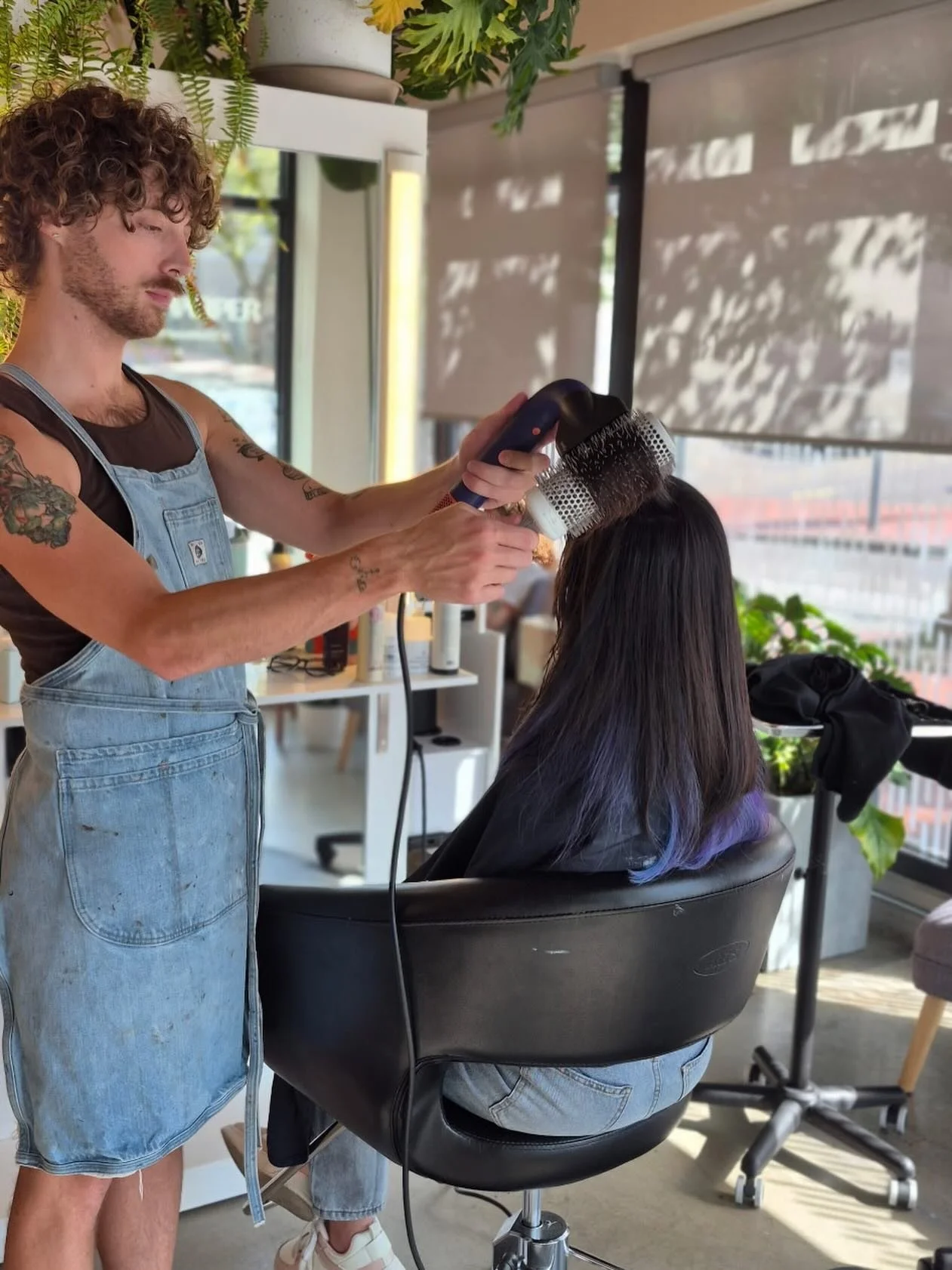 Best seat in the house ✨

#pdxhair #pdxsalon #portlandhair #portlandhairstylist