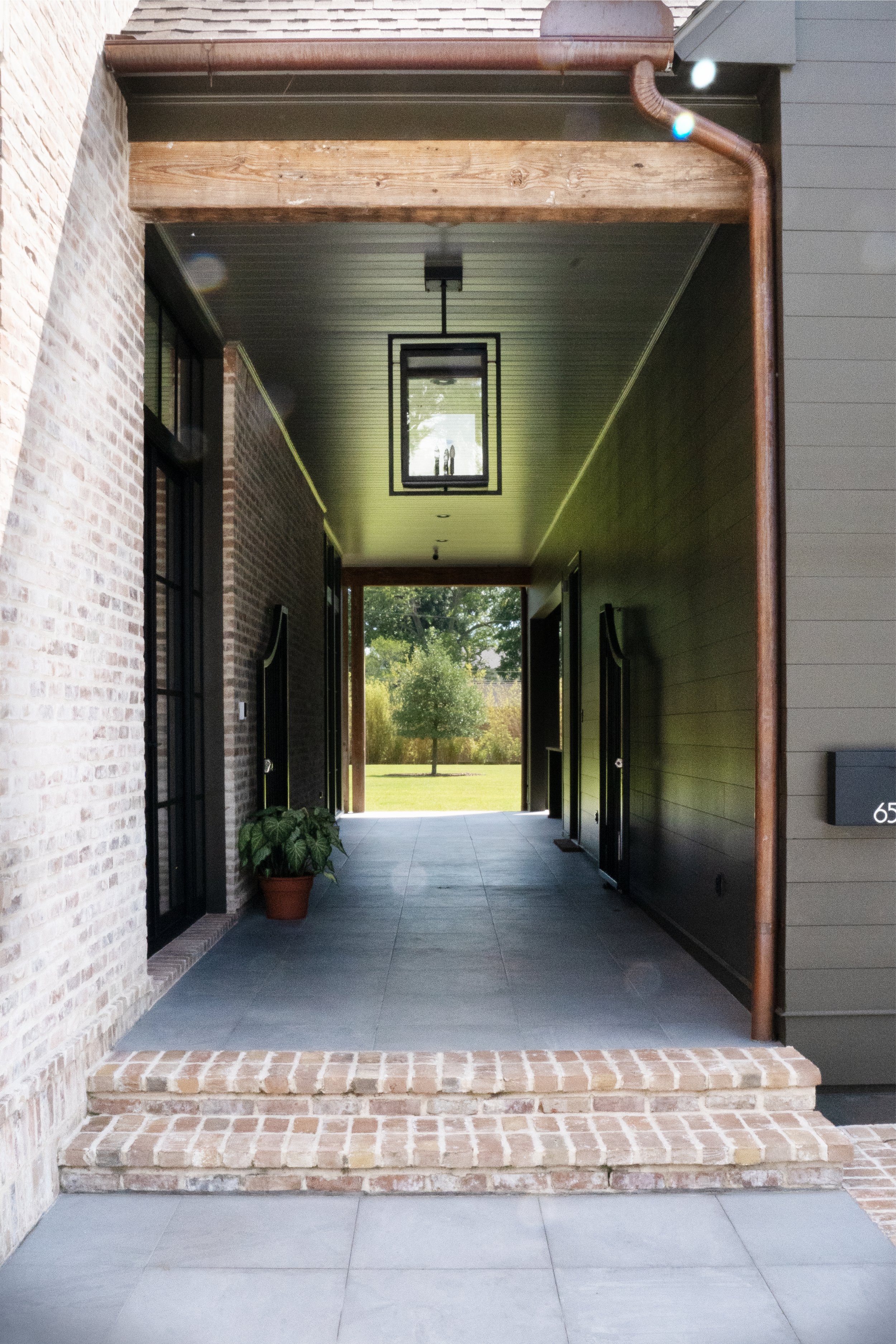 entry outdoor hall.jpg