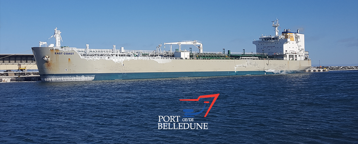 Navire dans le Port