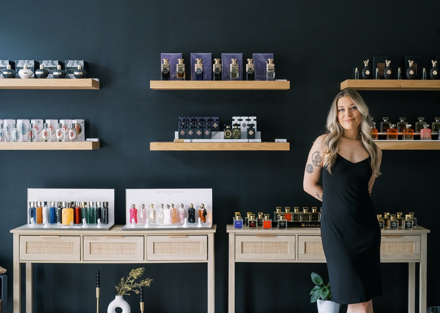 @refineryfragrances // One of the classiest shop neighbors I have.