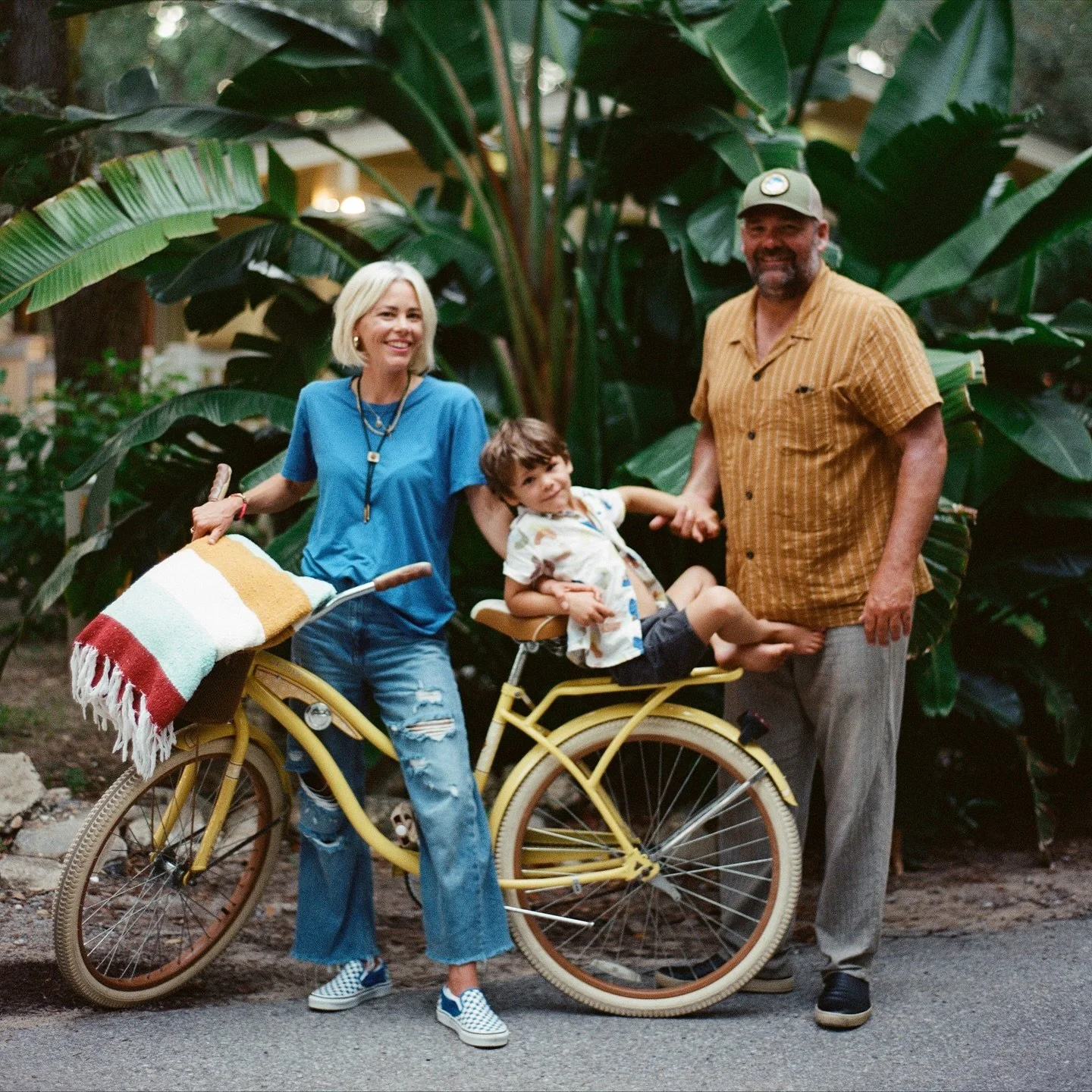 ✨Holiday Photos✨
THIS WEEKEND ONLY
$350 - in your home or location of your choice
3 day delivery
online downloadable gallery