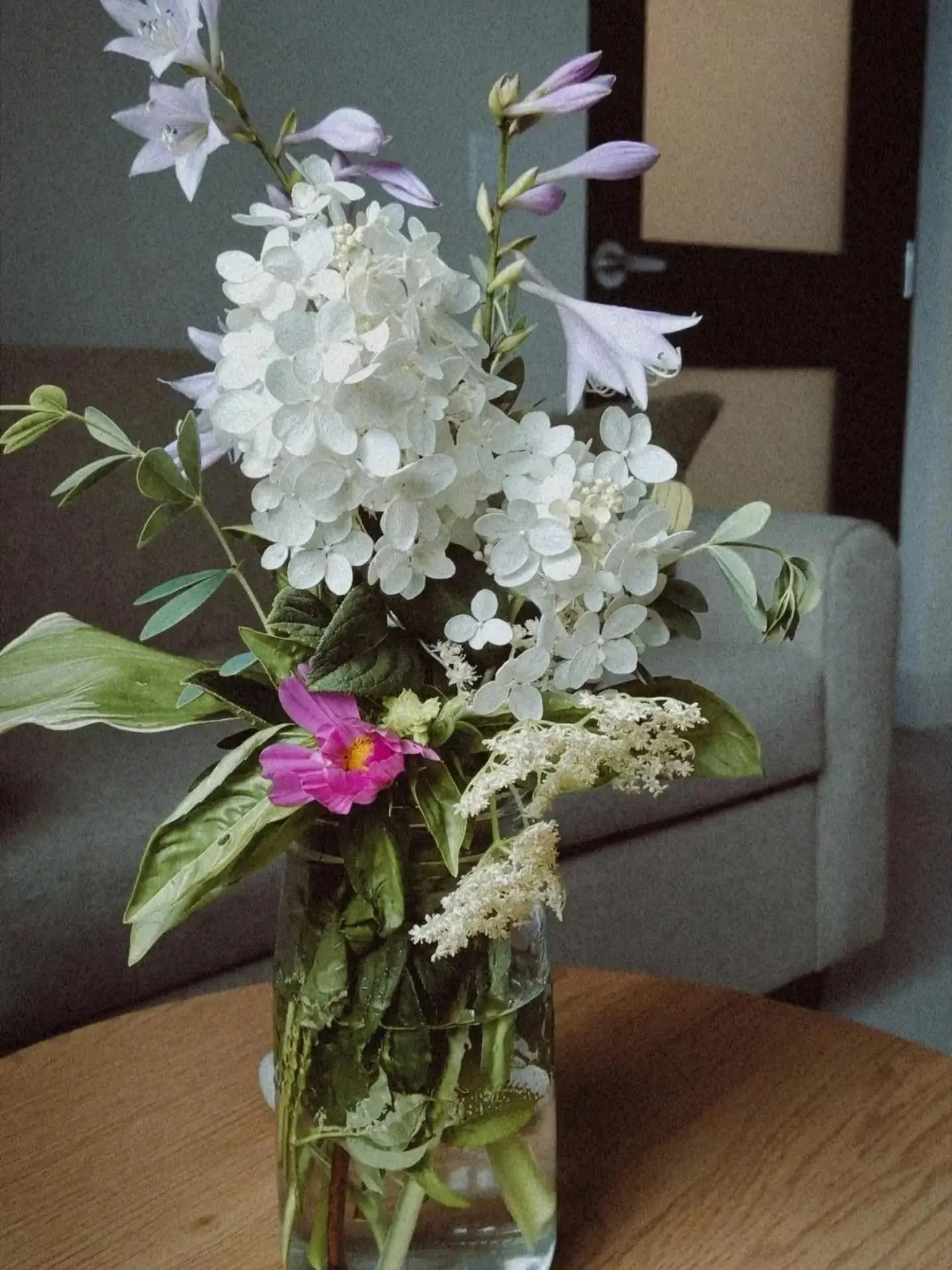 Saturday @ the office 🌸

Weekend availability for in-person office sessions &amp; sound/colour sessions.

Beautiful garden gifts from my garden tending clients 💓