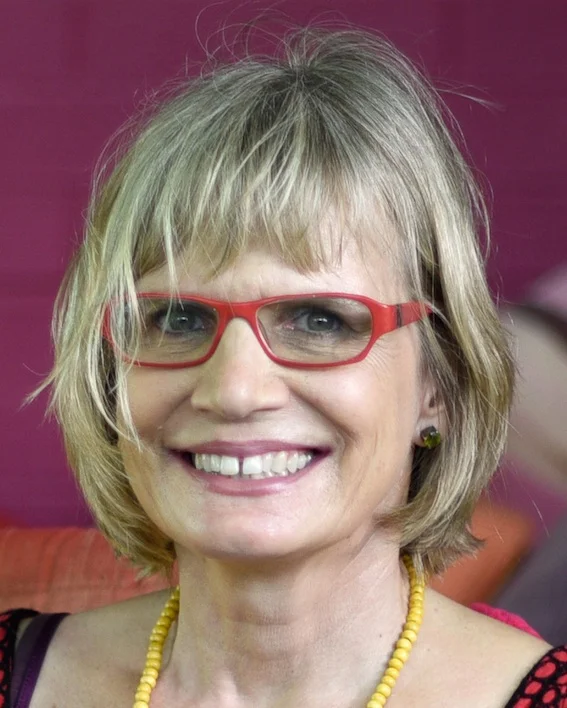 Kerstin+Pilz+headshot.jpg