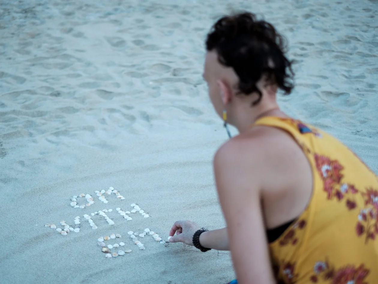 Emma-Sothern-shell-placing.jpg