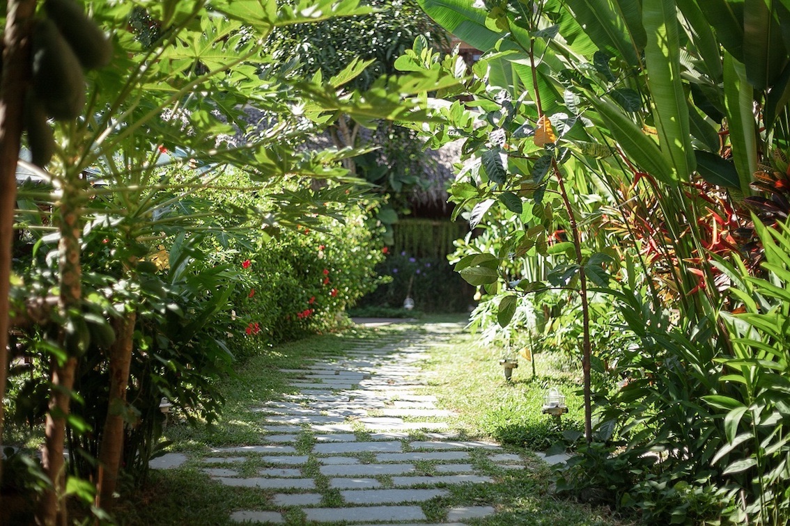 an-villa-walkway.jpg