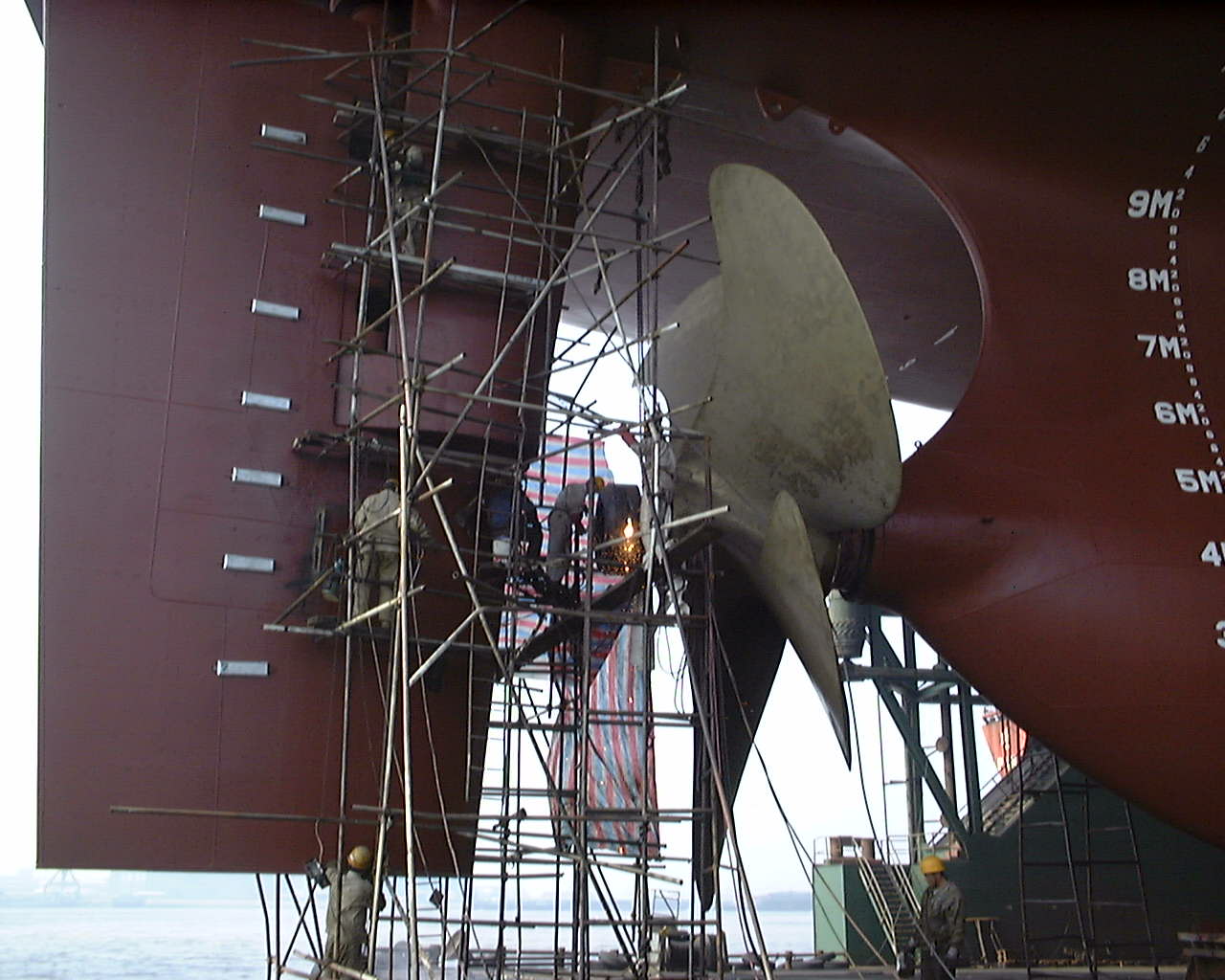 Container ship propeller repair