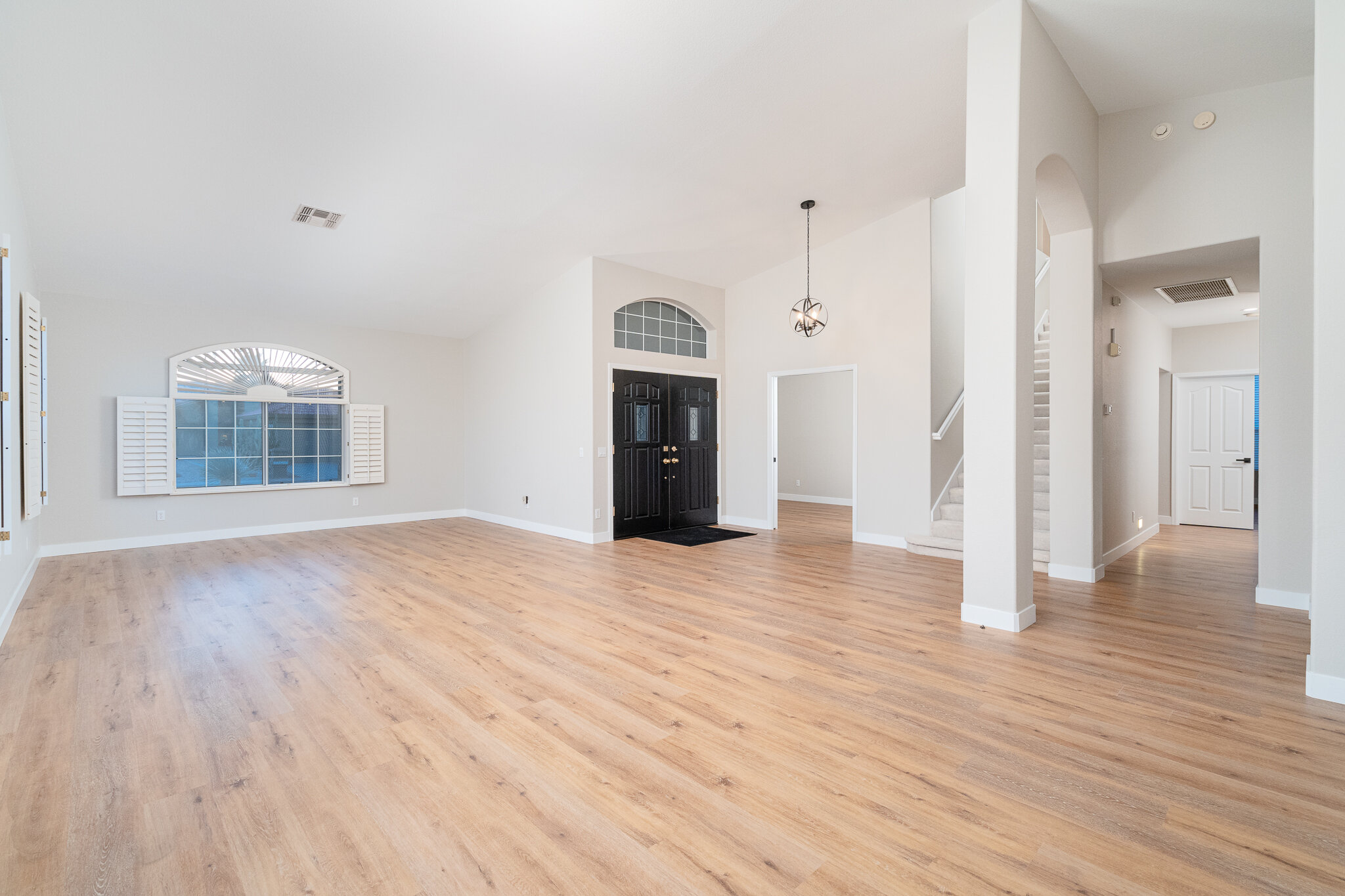 04_Living Room 2.jpg