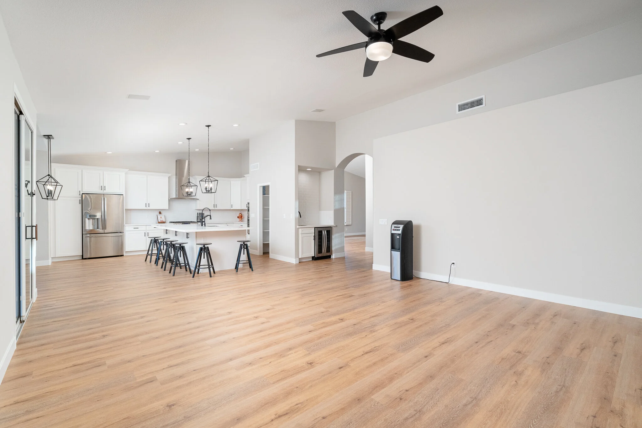 06_Family Room 2.jpg