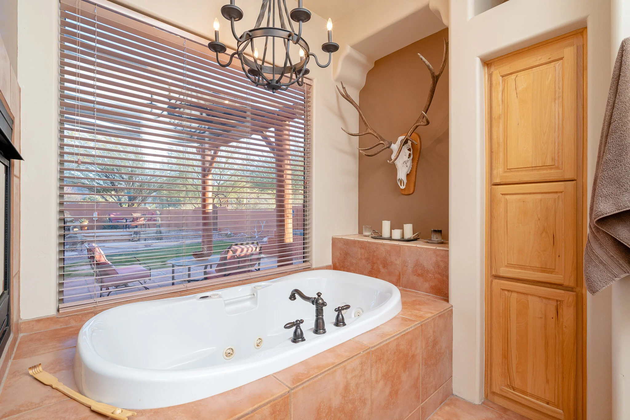 17_Master-Bath_02.jpg