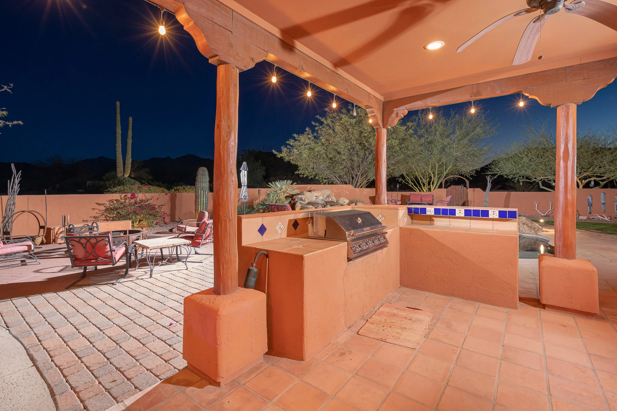 40_Exterior_Night_07.jpg
