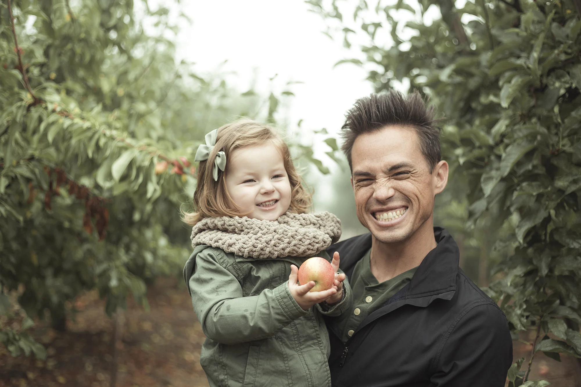 Apple Picking - Riley Los Rios Oak Glen-3.jpg
