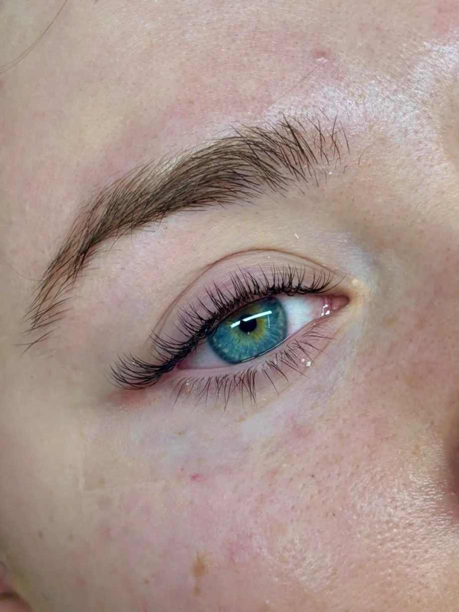 ripsipidennyksien toteutus asiakkaalle inspiskuvan mukaisesti: klassista c-kaarevuudella 😍

// Ella

#ripsipidennystampere #klassisetripsienpidennykset #salonroce #rocehairskinandbeauty