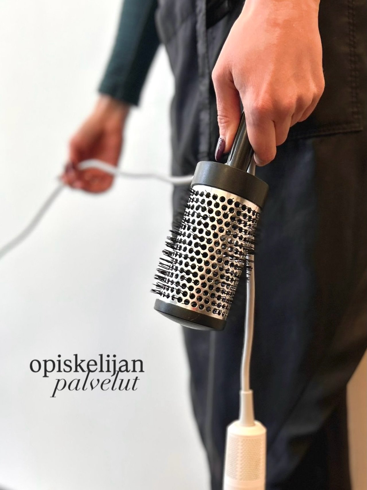 meill&auml; aloittaa kes&auml;kuussa kolmannen vuoden parturi-kampaajaopiskelija Sanna ✨ 

Sannan palvelut 1.6.-18.6.2026 -30% mainitsemalla varausta tehdess&auml; lis&auml;tiedoissa SANNA30 

💌 ajanvaraus ainoastaan omasta nettiajanvarauksesta - li