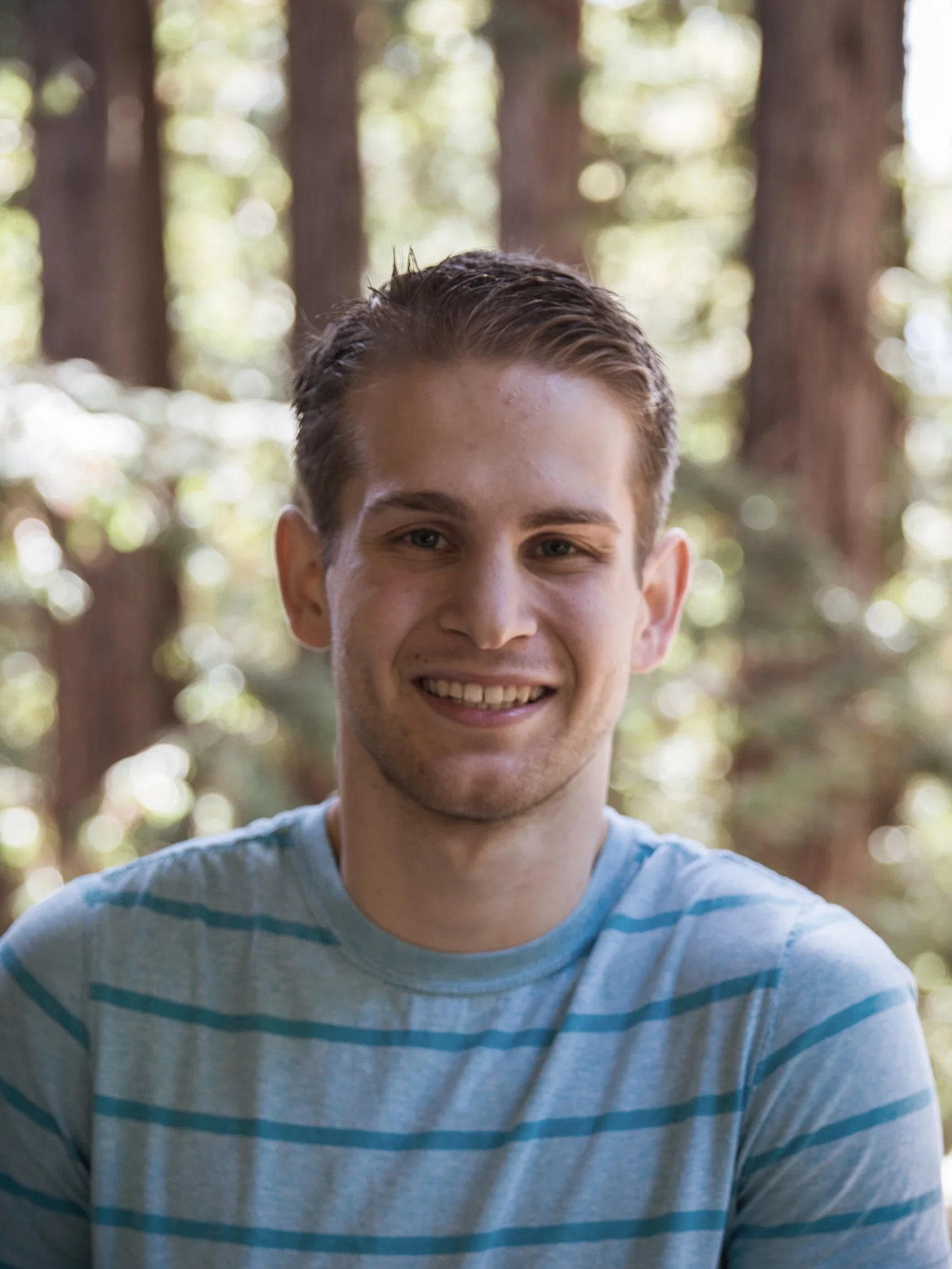Maverick McLanahan (Physics) Maverick received his B.S. and M.S. in Physics from WWU (2015) and UCSC (2018) respectively. He is currently pursuing his Ph.D in Physics at UCSC . His research focuses on fabrication and characterization of phononic metamaterials for acousto-fluidics, surface plasmon resonance devices and uses of novel biophotonic sensors for electrophysiological applications.