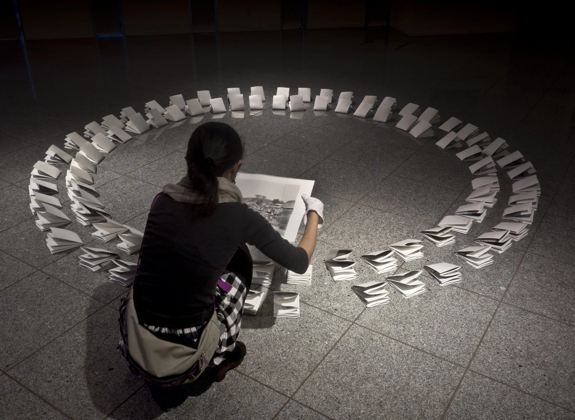 「かつて、再び、今」Installation view_16x12cm_300dpi.jpg