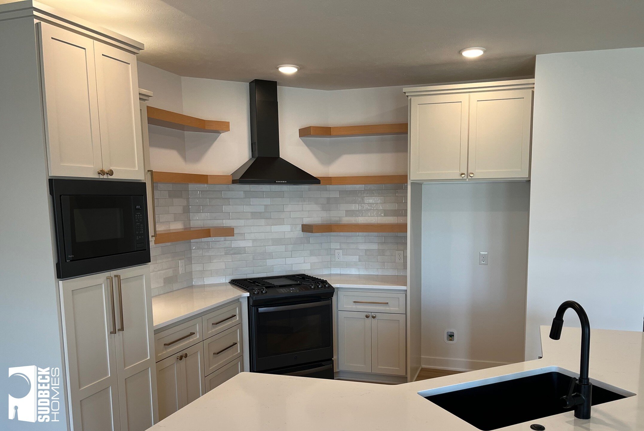 Love your space! Here at Sudbeck Homes we love and appreciate working with our customers to make their dream homes a reality! 

Contact us through our website for more information!

#SudbeckHomes #newhomes #Nebraska #homes4sale #kitchen #appliances #