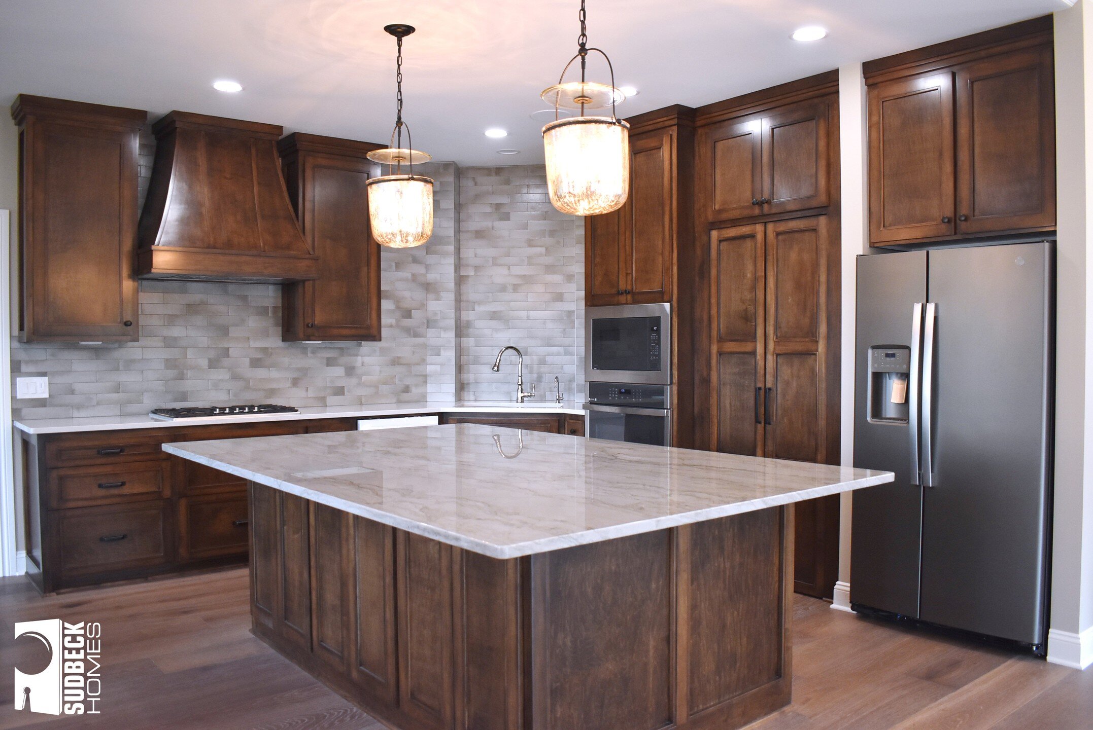 Express yourself through your new space with Sudbeck Homes! This countryside ranch is full of personality! Custom pantry doors that look like cabinets add so much to this central space!

Contact us on our website through the link in our bio!

#Sudbec