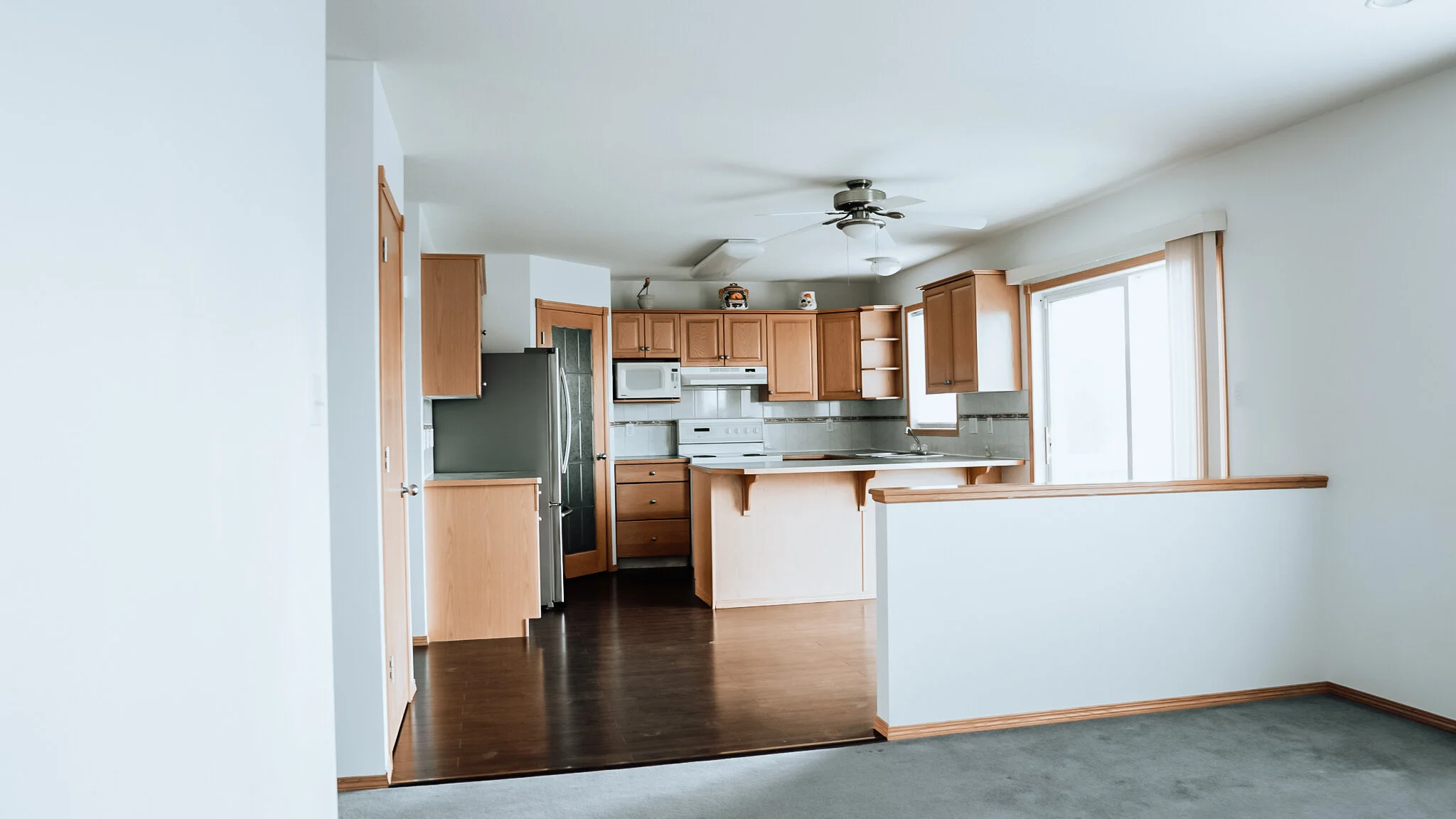 6.kitchen copy.jpg