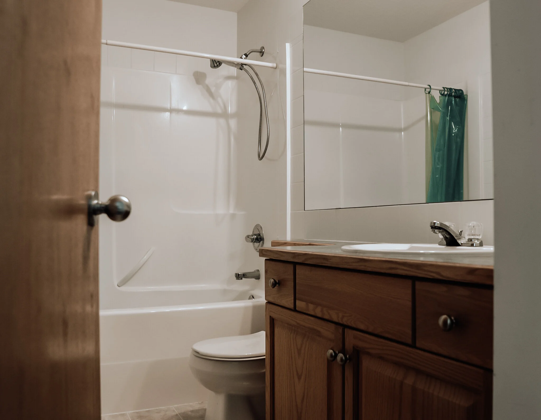 secondfloorbathroom.jpg
