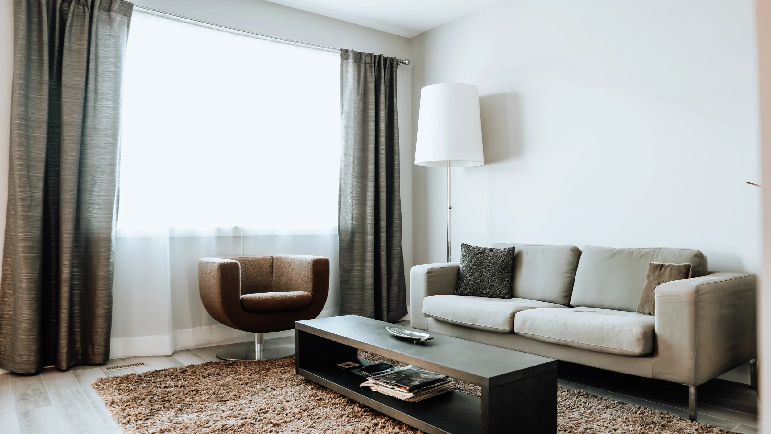 LIVINGROOM.jpg