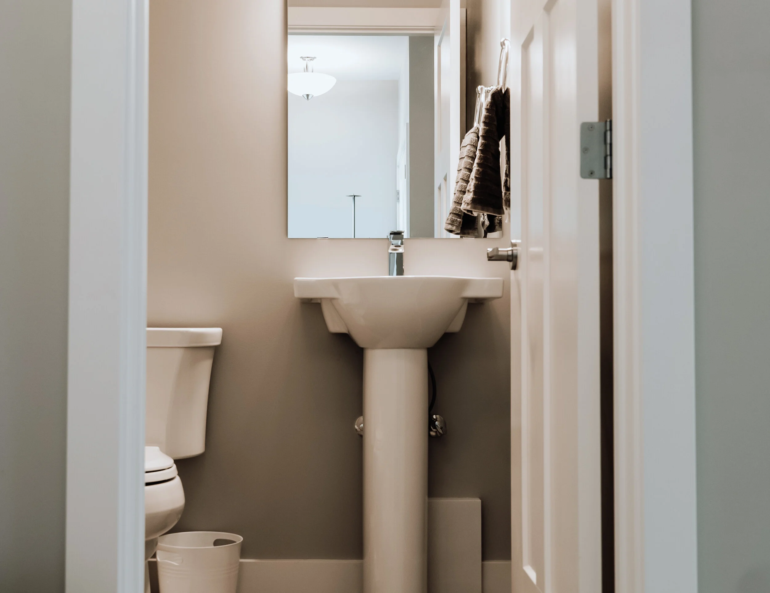 MAINFLOOR SINK.jpg
