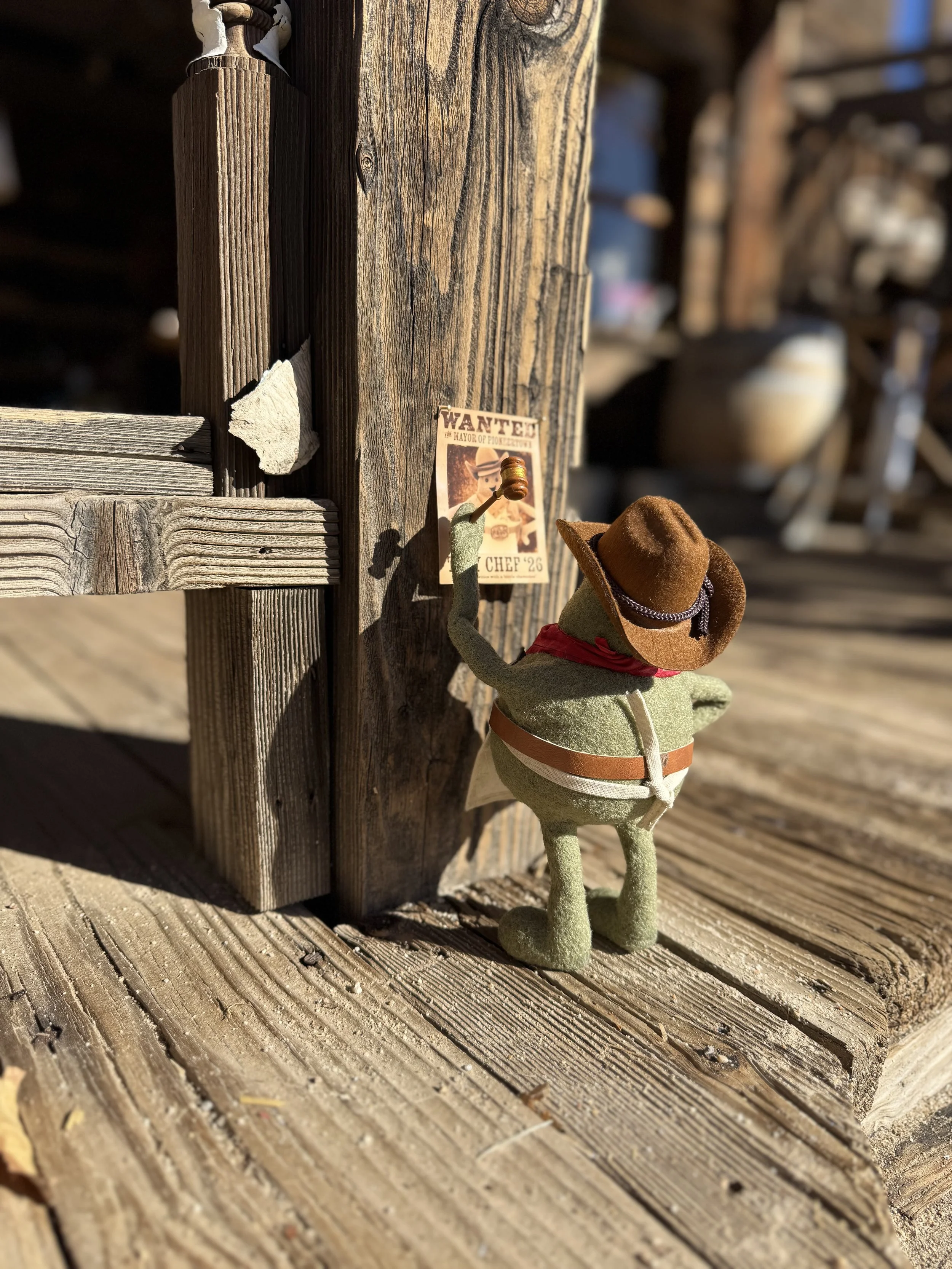 Nothin' Tew Tiny Fo Me!  (Copy)