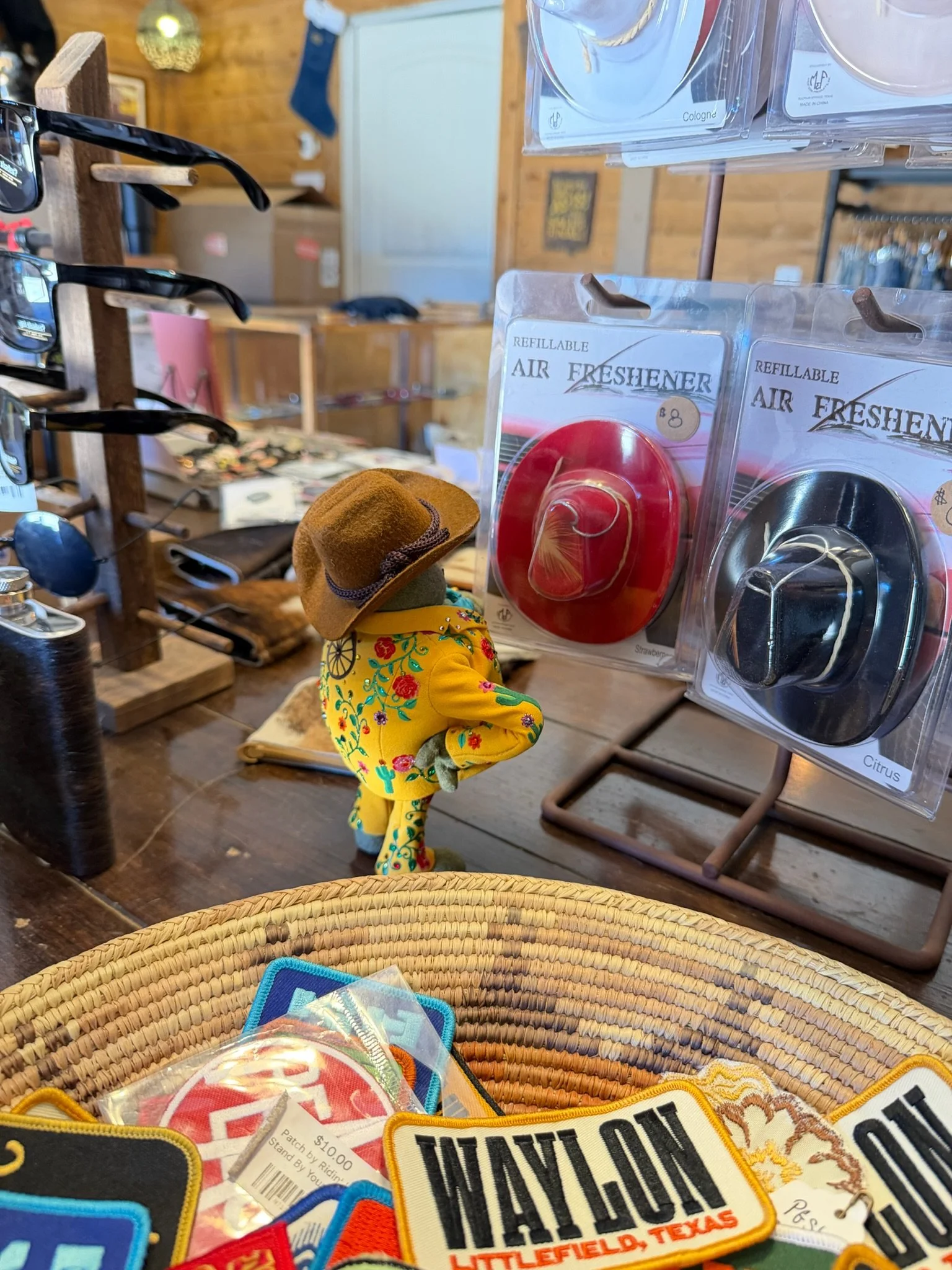 But before Chef could become Mayor, he had to find the plerfect outfit...