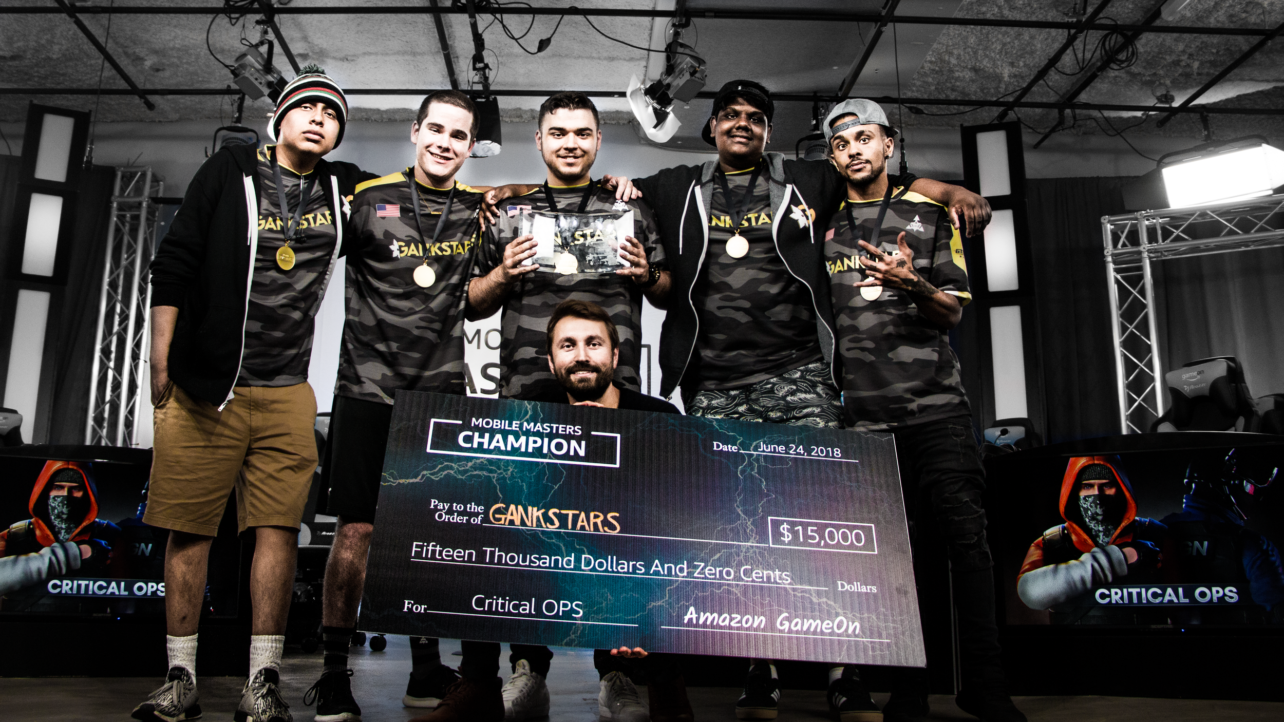 GS07_WinningGroupShot_00000.png