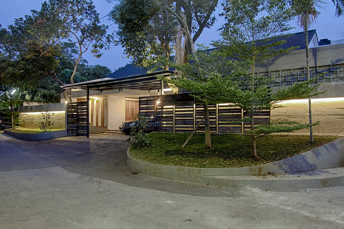 Jatipadang 01 Depan.jpg