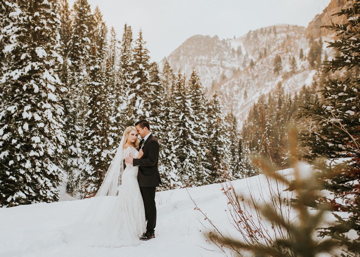I don&rsquo;t want to jinx it, but I&rsquo;m really hoping the snow is done for the year. As pretty as it can be, I like it a lot more in photos than I do in real life.
.
.
.
.
.
.
.
.
.
.
.
.
.
#utahphotographer #weddingphotography #saltlakecity #po